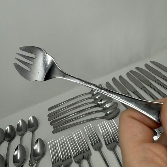 51 Pc Towle Supreme Cutlery Stainless Japan Flatware Set - Picture 8 of 10